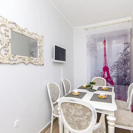 Gentile Apartment Split